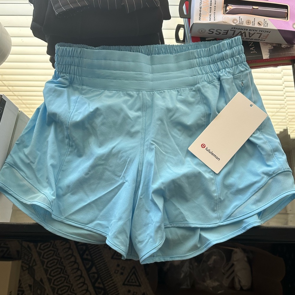 Lululemon NWT Hotty Hot HR Lined 4” Shorts - Light Blue Size 6